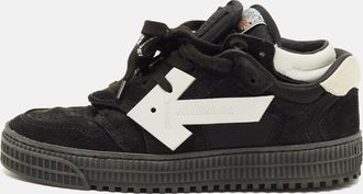 Off-white Floating Arrow