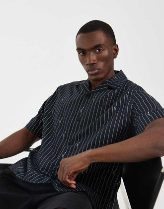 Lacoste Camicia a maniche corte nera a righe con stampa coccodrillo-Nero