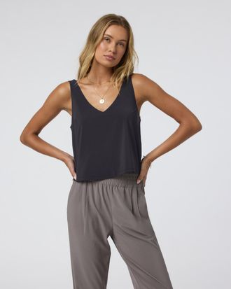 Vuori Clothing Villa Cropped Tank Top | Black | Medium