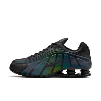 Nike Mens Shox R4 SE Shoes with Reflective Accents in Black | IM6596-001