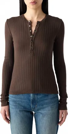 Amo Lottie Long Sleeve Top In Mocha