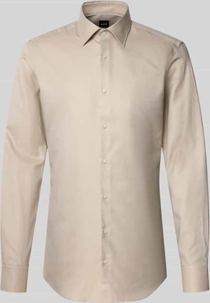 HUGO BOSS Slim Fit Businesshemd mit extra langem Arm Modell HANK in Beige, Gr&ouml;&szlig;e 39L