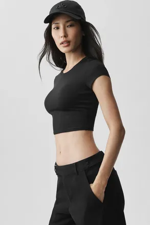 Alo Alosoft Crop Finesse Short Sleeve Top in Black, Size: Medium