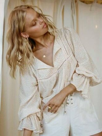 Kivari Delta Blouse In Sand/ White