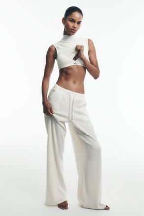 Alo | Muse Wide Leg Pants in Ivory, Size: Medium