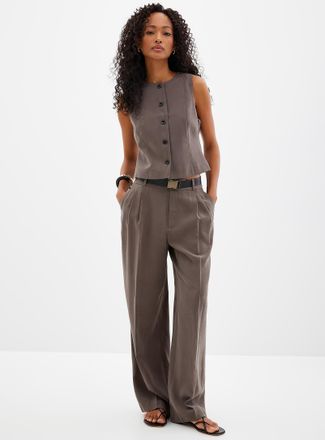 Contemporaine Womens Belted flowy Essential pant Fit: Wide leg, mid rise