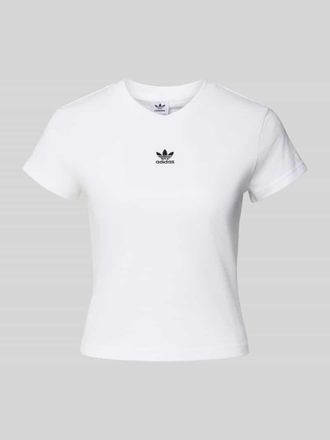 adidas Originals Slim Fit T-Shirt mit Label-Stitching in Weiss, Gr&ouml;&szlig;e XS