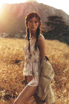 En Saison Tulsa Sleeveless Peplum Top