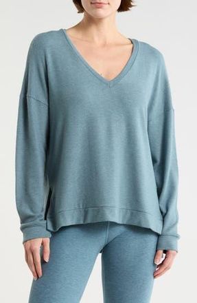 Beyond Yoga Long Weekend Lounge Pullover in Storm at Nordstrom Rack, Size Small