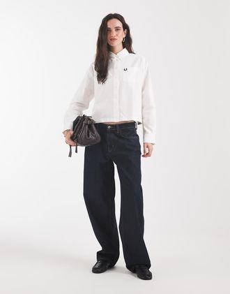 Fred Perry camicia bianca con logo ricamato e abbottonatura-Bianco