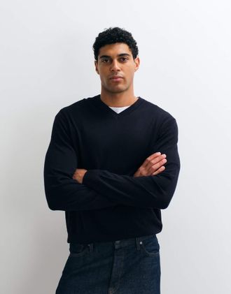 Arket maglione in lana merino con scollo a V navy-blu navy