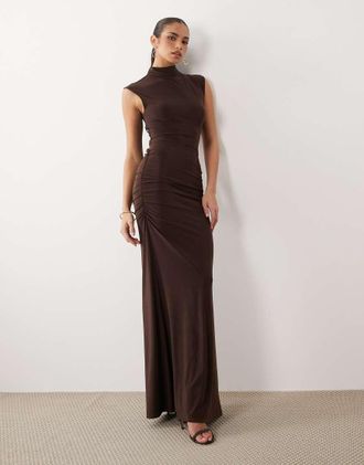 Asos Vestito lungo marrone con maniche ad aletta, allacciatura e arricciatura