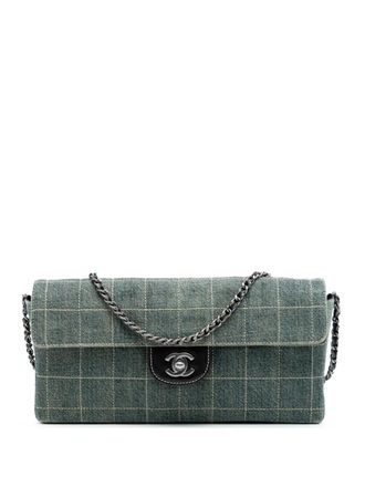 Chanel Borsa a spalla CC Chocolate Bar East West in pelle di agnello con battente 2000-2002 - Blu