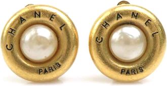 Chanel gold Off- Metal Clip Earrings (Pre-Owned)