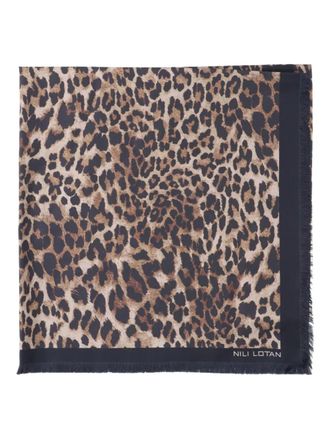 Nili Lotan Sjaal met luipaardprint - Bruin