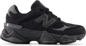 New Balance Ni&ntilde;os 9060 Lace en Negro/Gris, Gamuza/Malla, Talla 32.5