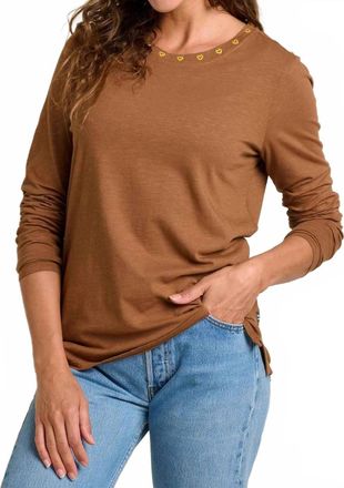 Toad & Co Primo Long Sleeve Embroidered Crewneck Top In Brown Sugar