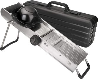 Lacor 60357 - Mandolina, Con Protector Y Cuchillas Giratorias Inox, Pies Y Mango Antideslizantes, Cocina Profesional, 12,5 X 50 Cm, Acero Inoxidable