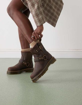 Dr. Martens Stivaletti marroni con dettaglio stile imbragatura-Marrone