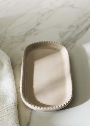 Mango Wavy-edged earthenware tray beige - Home - Taglia unica - MANGO HOME