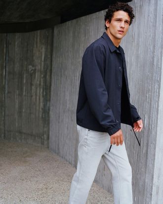 Vuori Clothing V1 Coach Jacket | Black | Medium