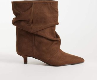 Asos stivali morbidi con tacco kitten in suedette color cioccolato-Marrone