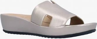 L'Amour Des Pieds Womens Catiana Sandal In Champagne