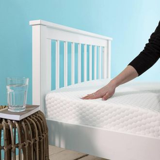 N&ouml;a & Nani Shorty Mattress Hypoallergenic High Density Foam in White