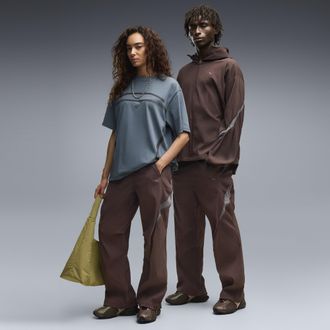 Puma Pantaloni sportivi dal taglio morbido CLRT unisex, Abbigliamento, Marrone, XXL