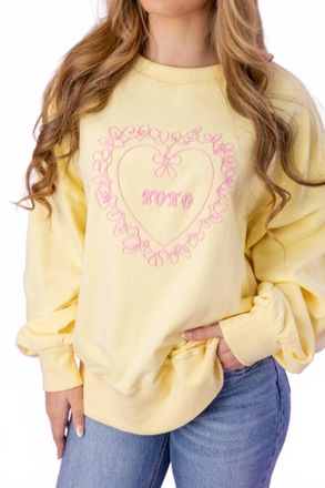 Peach Love California Xoxo Heart Sweatshirt In Light Yellow