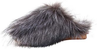 Generic Gray Cozy Slippers with Soft Lining and Protective Toe for A Functional and Chic Lounging Experience