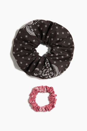 H&M 2er-Pack Baumwoll-Scrunchies - Dunkelbraun/Paisleymuster