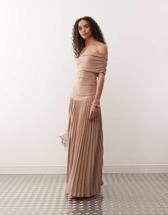 Lioness Field Of Dreams - Vestito lungo con scollo alla Bardot e arricciatura in vita color mocha con fondo sceso-Neutro