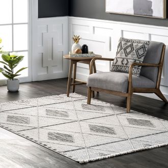 nuLOOM Lavera Geometric Elevated Diamonds Area Rug