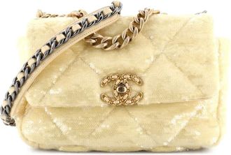 Chanel 19 Flap Bag Quilted Sequins Medium shoulder bag - Geel