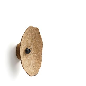 Bazar Bizar Aplique de papel mach&eacute; en color barro 45x45x17cm