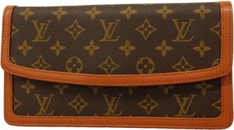 Louis Vuitton Brown Clutch Bag (Pre-Owned)