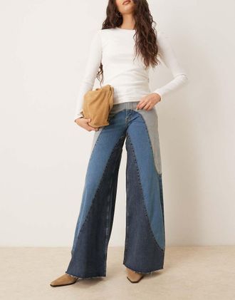 Wrangler x Lainey Wilson - Jeans a fondo ampio blu con pannello a contrasto