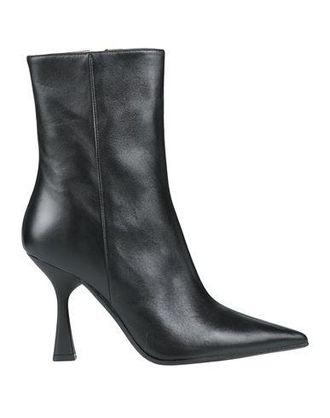 Bianca Di Ankle boots