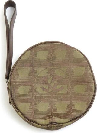 Chanel Pre-owned Clutches, female, Brown, Size: ONE SIZE Pre-owned Round Pouch with Top Handle Fashionable Accessory for Everyday Use and Special Occasions