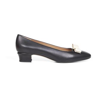 Ferragamo Schoenen, Dames, Zwart, 38 1/2 EU, Leer, Vara Pump