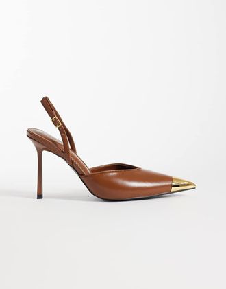 JW PEI Savannah - Scarpe marrone caramello con dettaglio in metallo sulla punta e cinturino posteriore