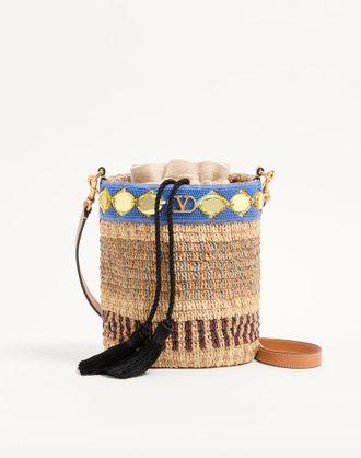 Valentino Garavani Borsa piccola a secchiello Valentino Garavani ricamata in rafia Donna NATURALE/AZZURRO UNI