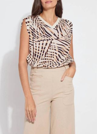 Lyss&eacute; Aura Rib Trim Printed Top In Pool Side Palm