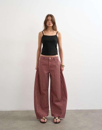 Topshop Horseshoe - Jeans a vita medio alta rosa e rosso a righe