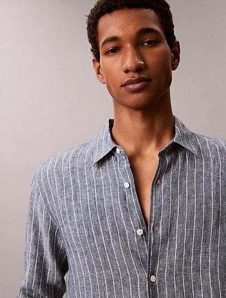 Calvin Klein Camisa de lino con raya diplom&aacute;tica de hilos te&ntilde;idos