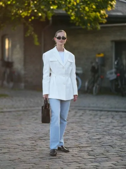 Diese klassischen Schuh-Trends passen immer zu Straight-Leg-Jeans