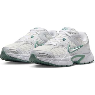 Nike V5 RNR Sneaker in Summit White/Grey/Cannon at Nordstrom Rack, Size 9.5