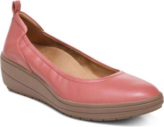 Vionic Womens Jacey Wedge In Dusty Cedar