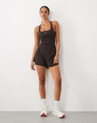 Tala SkinLuxe shorts 2 in 1 integrati in americano-Marrone